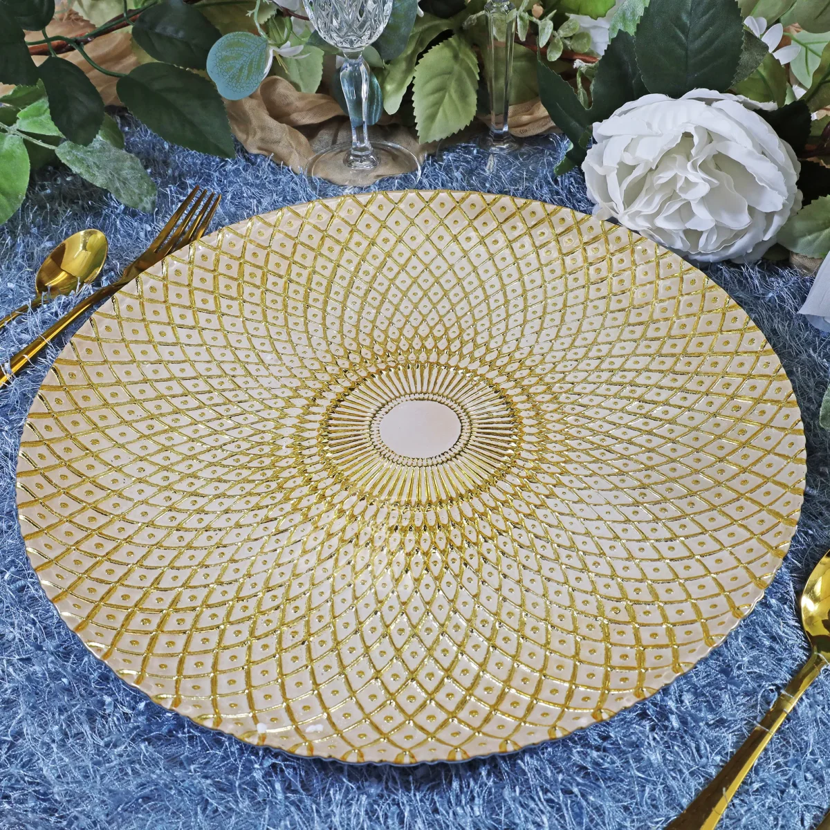 13" Gold Radiant Peacock Tail Glass Charger Plates (8pcs) - Image 5